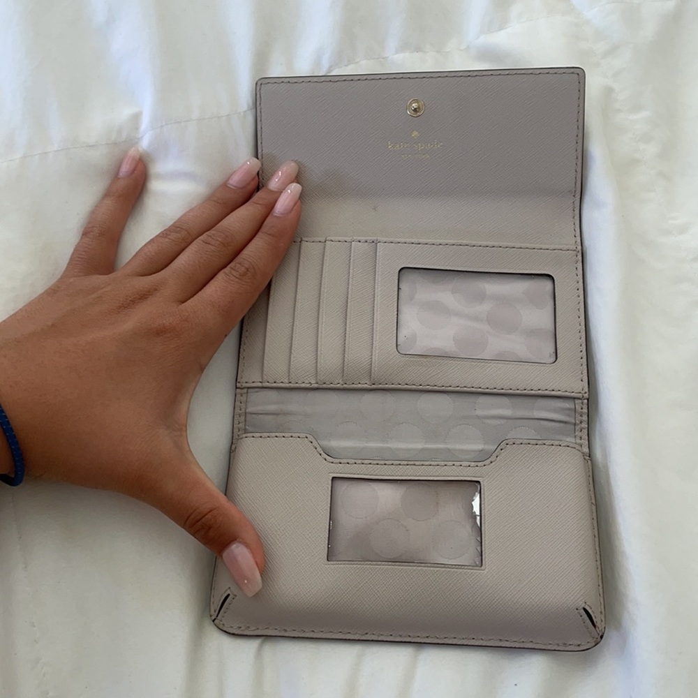 Kate Spade Nude Wallet - Picture 3 of 4